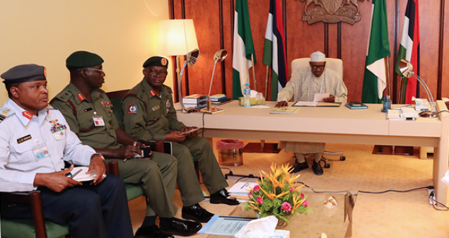 2019: Buhari, security chiefs meet