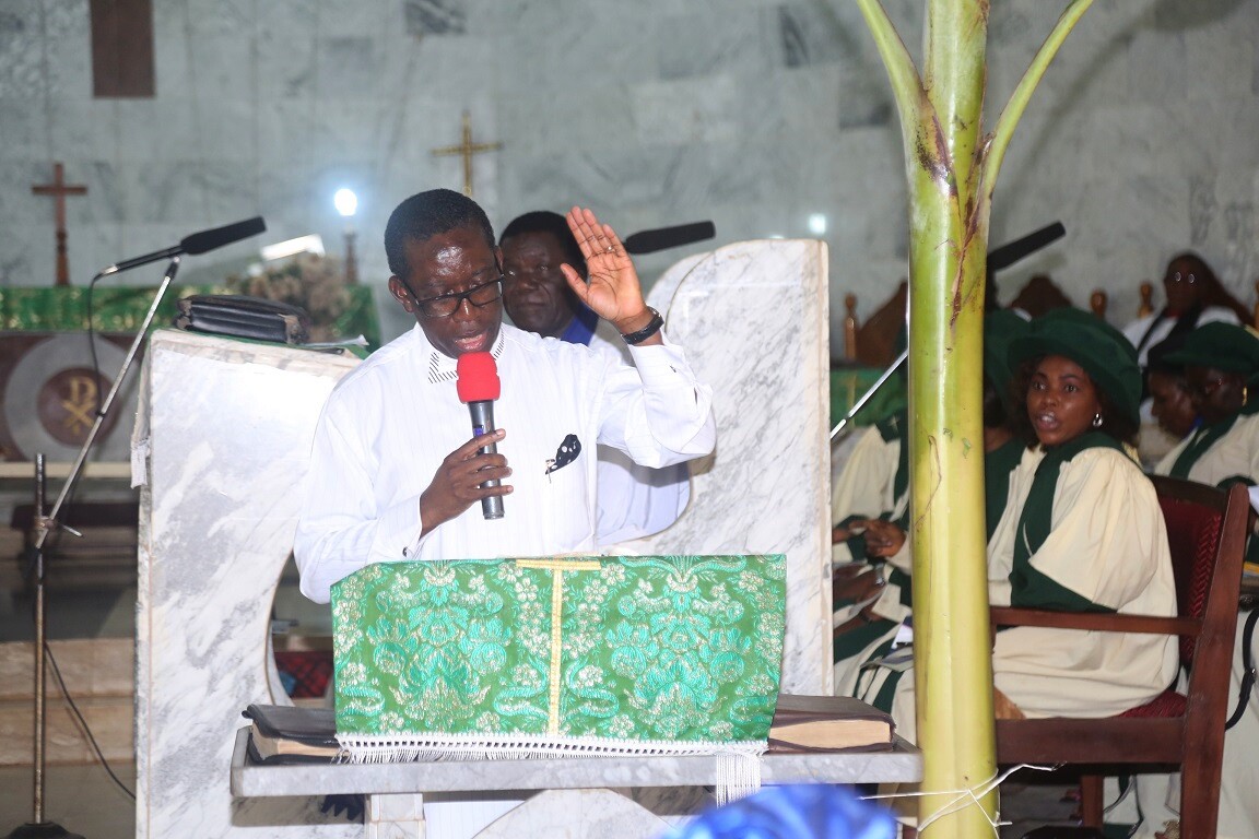 Thanksgiving, selflessness bring reward from God –Okowa