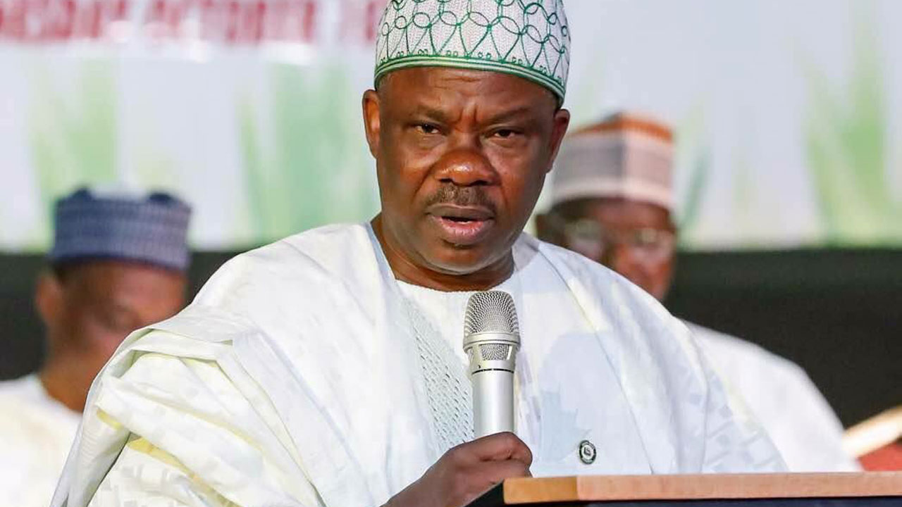 Amosun declares for president, promises to prioritise security