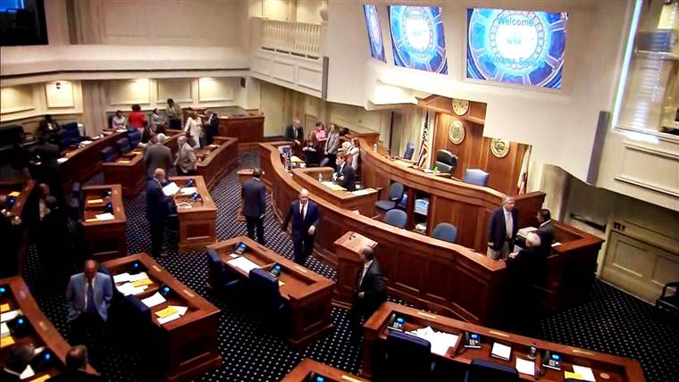 Alabama passes bill banning abortion