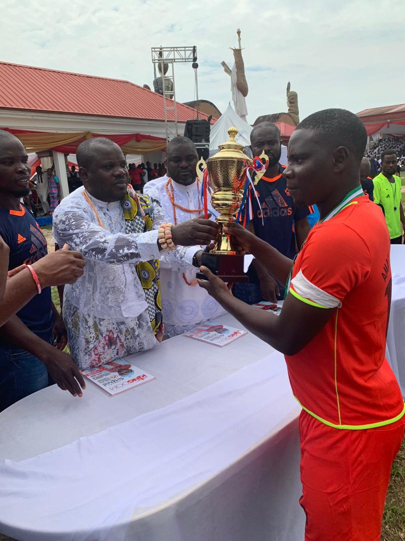 PHOTO NEWS: Yankee FC receives Amaseikumor Tournament's trophy