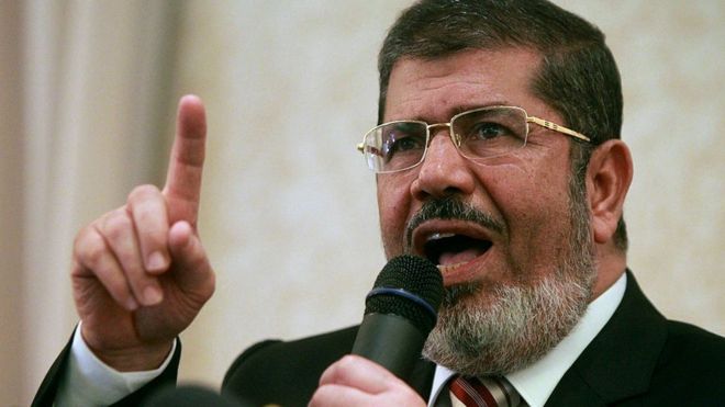Egypt's ousted president Mohammed Morsi dies in court