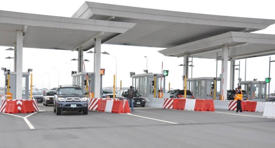 Govt returns toll gates soon –Fashola