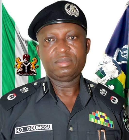 Traffic robbery: Police arrest 10 in Lagos