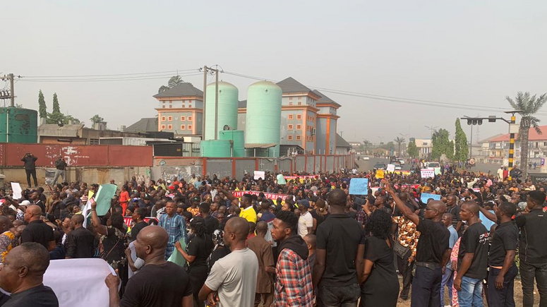 Imo: Protesters take to streets over removal of Ihedioha as governor