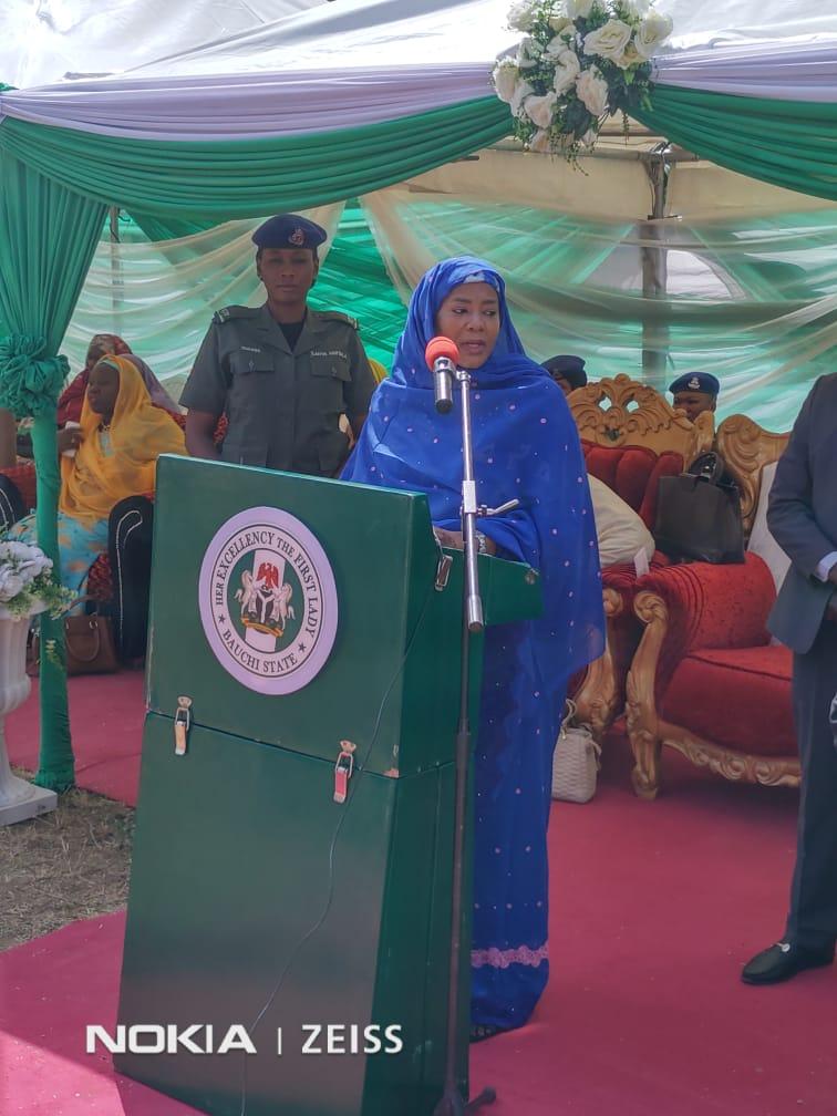Bauchi: 52 groups benefit from Aisha Buhari’s food items distribution