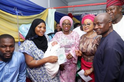 Sanwo-Olu welcomes, presents gifts to first babies of the year