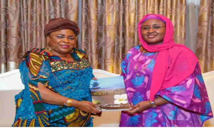 Aisha Buhari, Patience Jonathan meet at Villa, share experiences