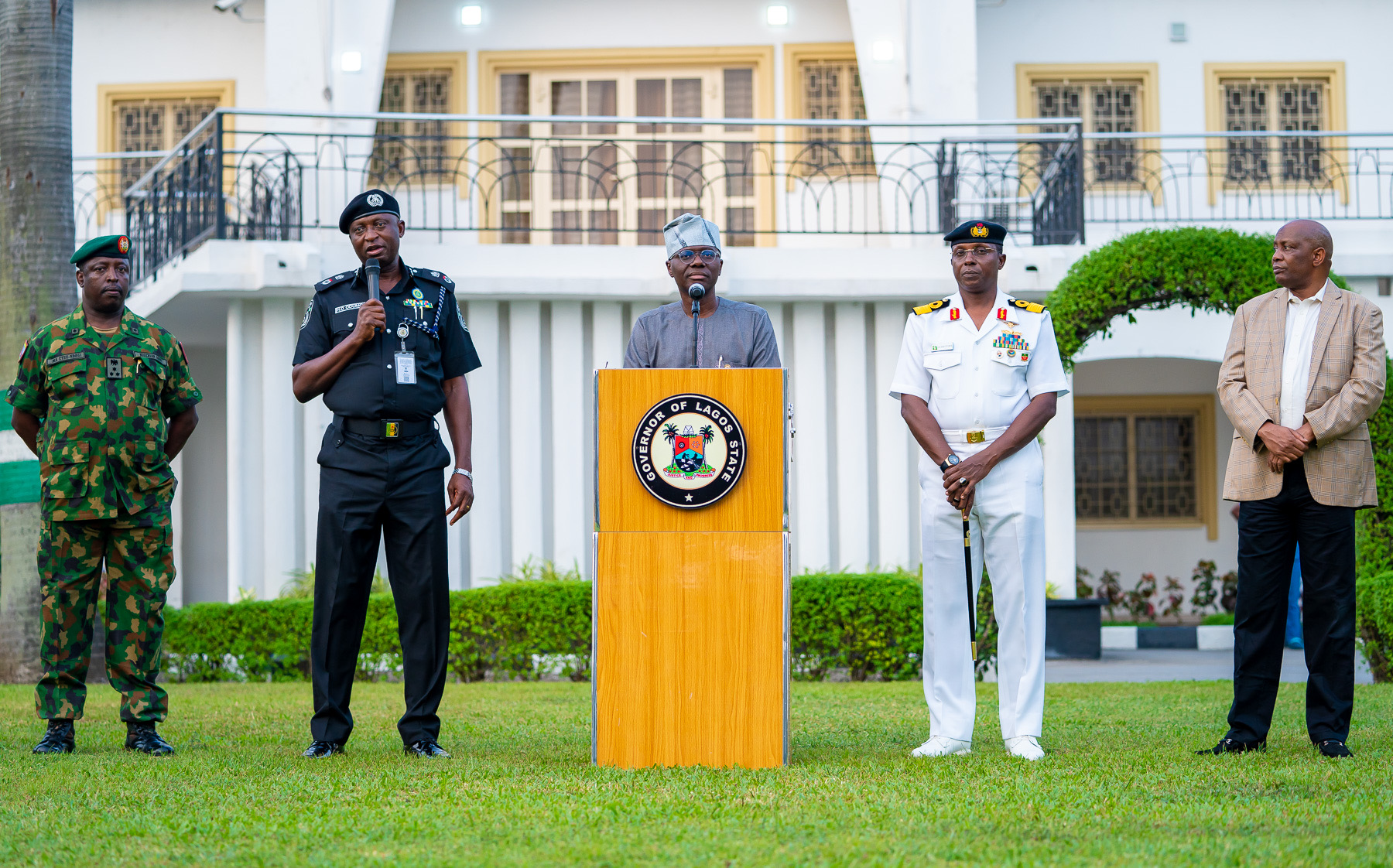 Lockdown: Be friendly with Lagosians, Sanwo-Olu warns security agents