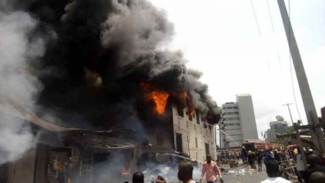 Fire guts popular Dugbe market in Ibadan