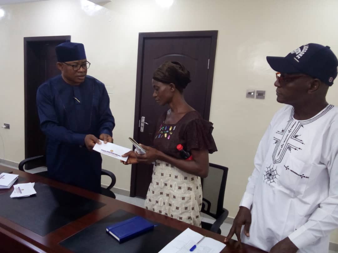 COVID-19: Ibadan chief disburses palliatives to widows in six LGs