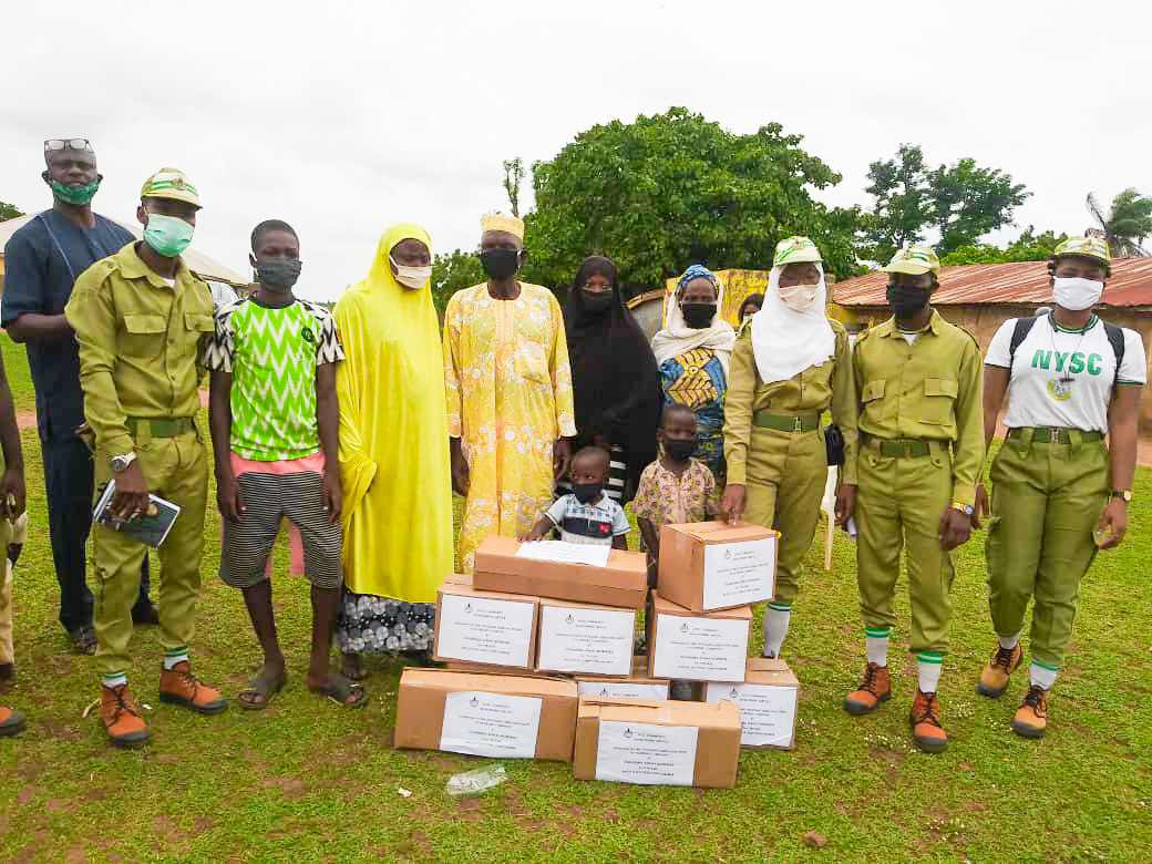 COVID-19: Corps member donates face masks to Kwara community