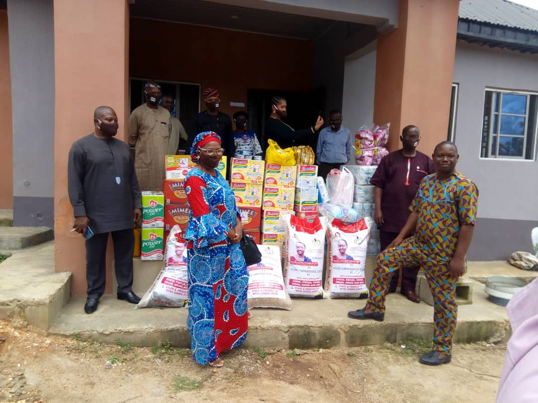 Ondo NYSC coordinator donates to orphanage in memory of Ahile