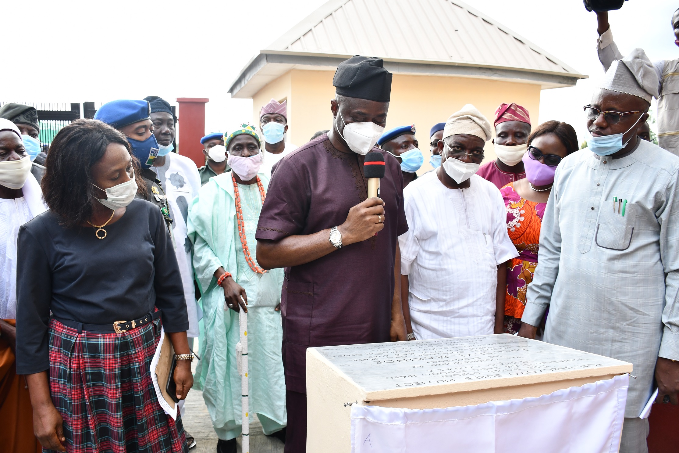 Makinde inaugurates Mobile Police Unit, presents trucks for operations