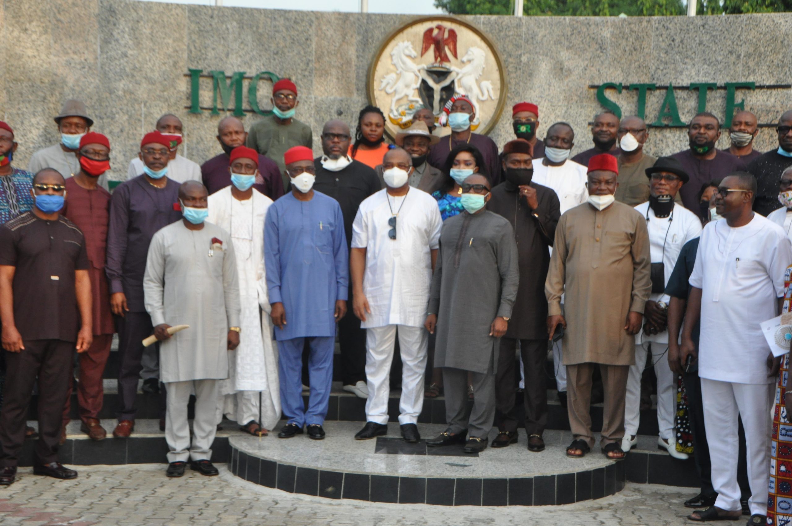 Uzodimma receives PDP defectors into APC in Imo