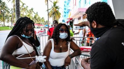 Coronavirus: Florida and Texas reverse reopening as US cases pass 2.5m