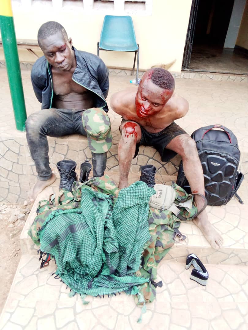 Ogun: Two suspected fake soldiers mobbed, arrested
