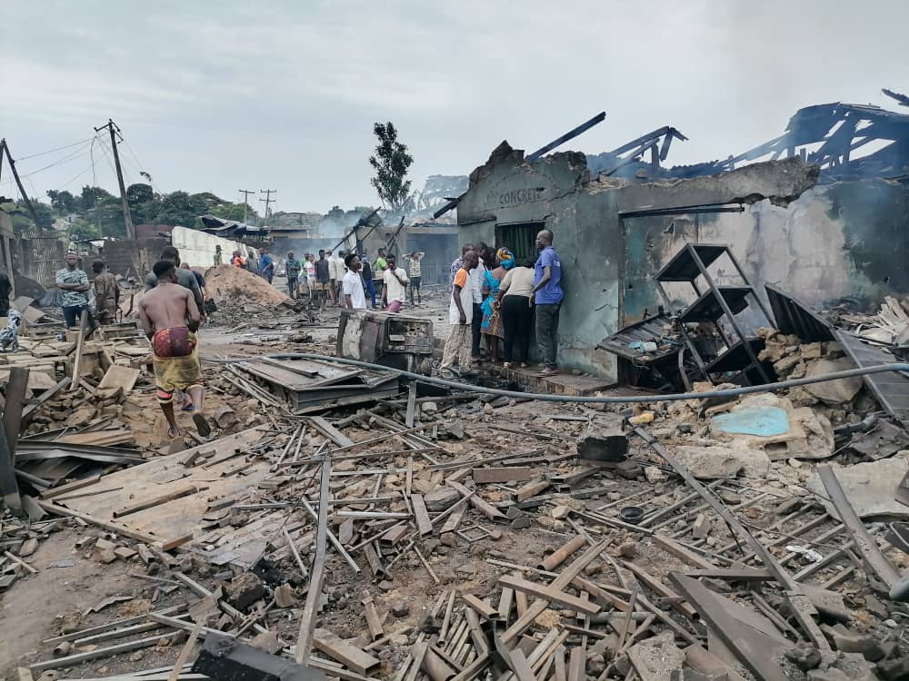 BREAKING: Gas explosion in Lagos, 15 people affected, cars burnt (+photos)