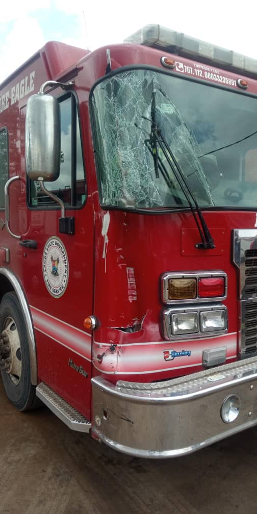 #EndSARS protesters vandalise Lagos fire engine