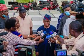 Osun: Govt begins return of looted properties to owners
