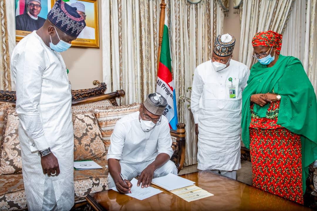 AbdulRazaq signs Kwara Investment Promotion Agency Bill
