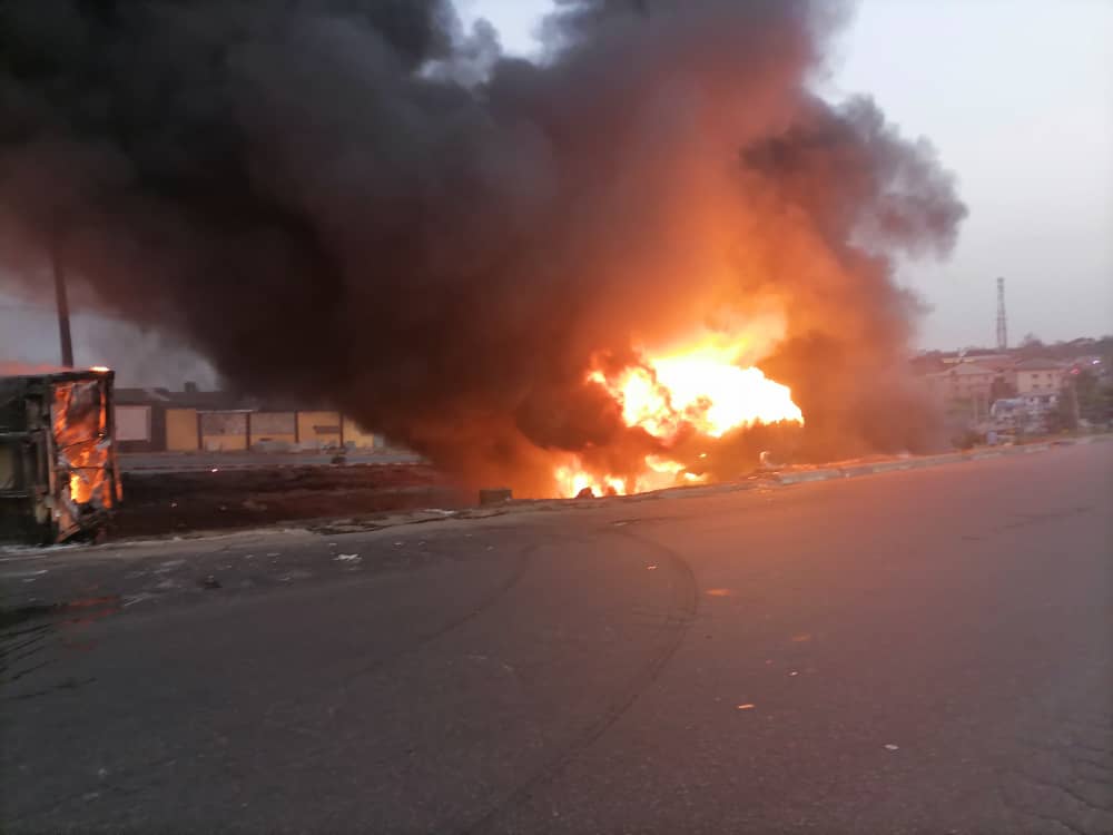 BREAKING: Another tanker explosion on Otedola Bridge
