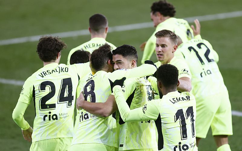 Suarez double snatches win for La Liga leaders Atletico Madrid at Eibar