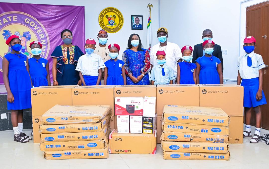 Lagos: First Lady donates computers, other accessories to school