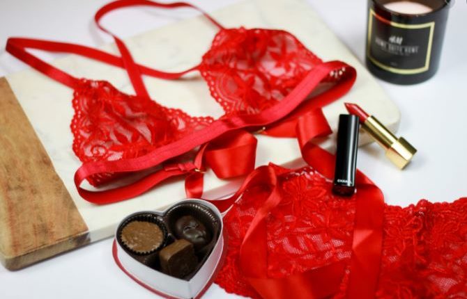Val Day: Intimate accessories, sexy lingerie, cakes in high demand