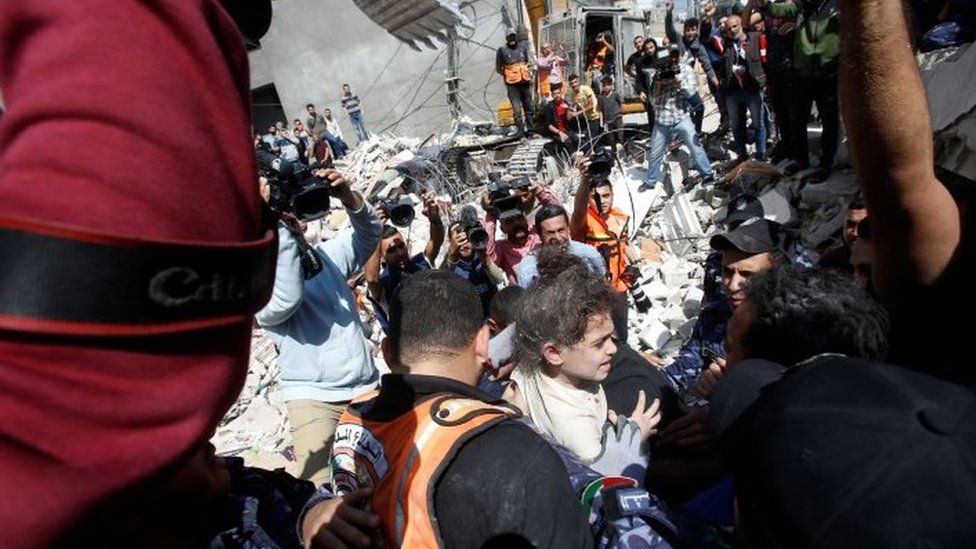 Israel Gaza conflict: Gazan officials say Sunday was 'deadliest day'