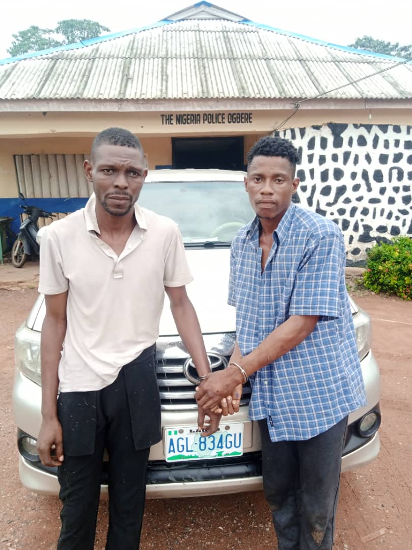 Two arrested in Ogun while escaping with stolen car from Lagos