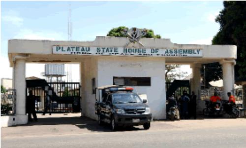 Plateau Assembly standoff: Speaker whisked away in police van