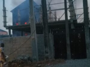 BREAKING: Three-storey building on fire at Ladipo Market (+photos)