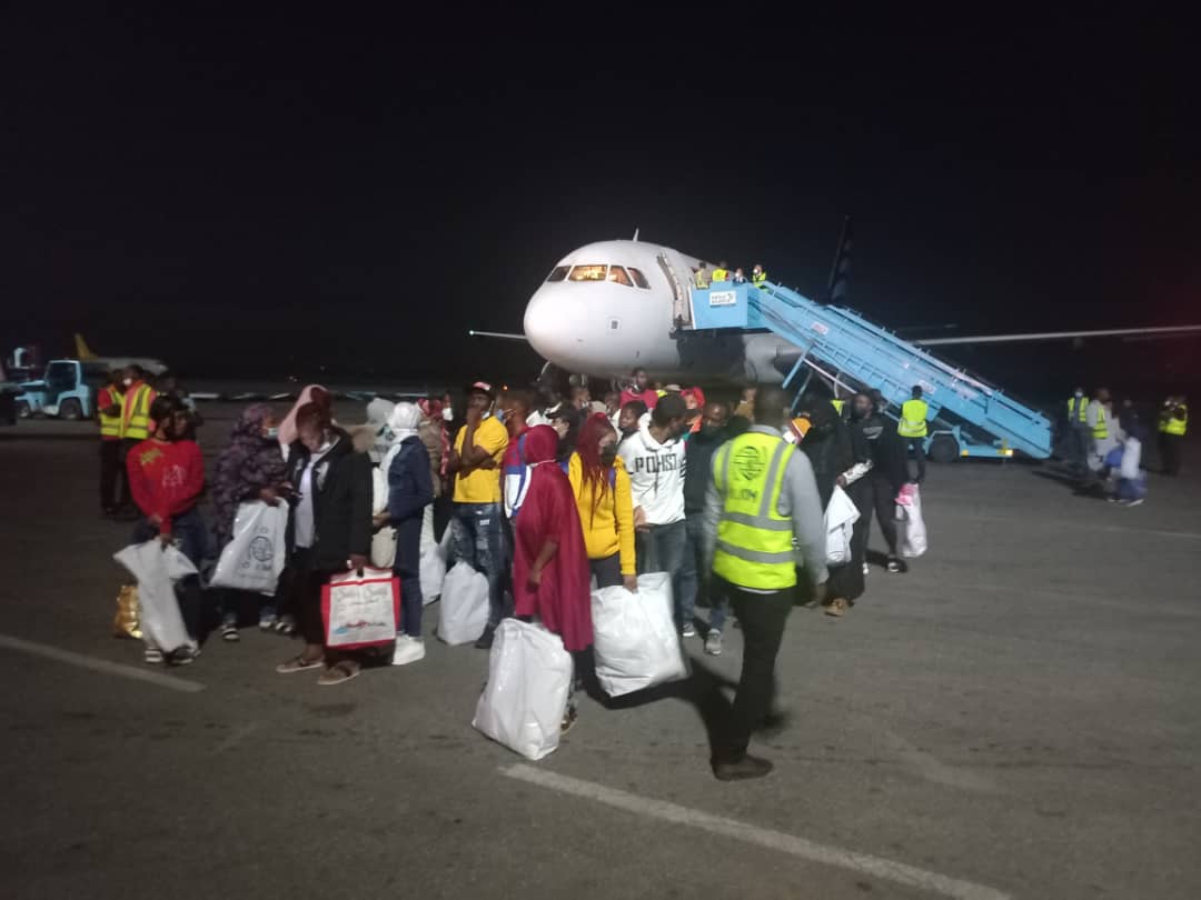 FG receives 162 stranded assisted Nigerians from Libya