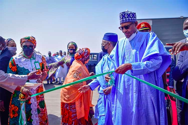 Kaduna: Buhari inaugurates more projects, showers praises on El-Rufai