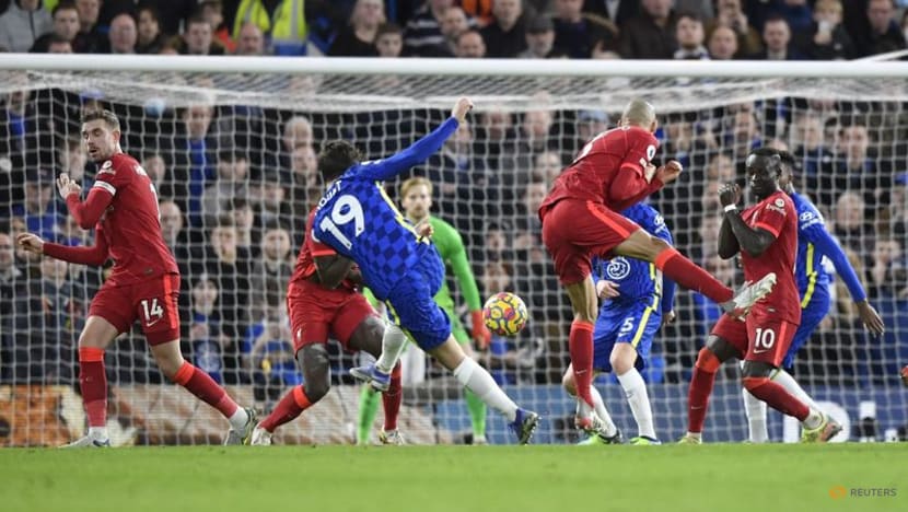 Chelsea battle back to draw 2-2 with Liverpool in London classic