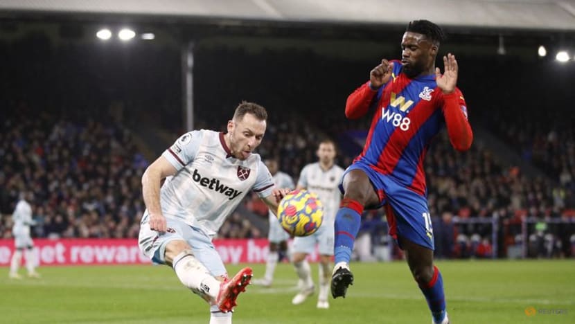 West Ham keep up top four push with win at Palace