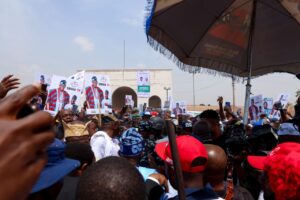 PHOTO NEWS: Tinubu in Oyo, consults with Alaafin over ambition
