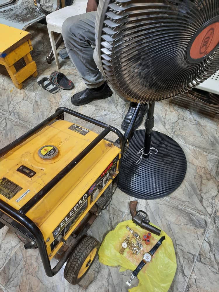Lagos: Police recover vehicle, gun, dog from fleeing robbers