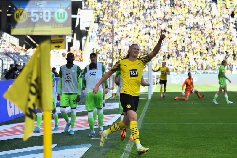 Haaland bags brace as Borussia Dortmund thrash Wolfsburg