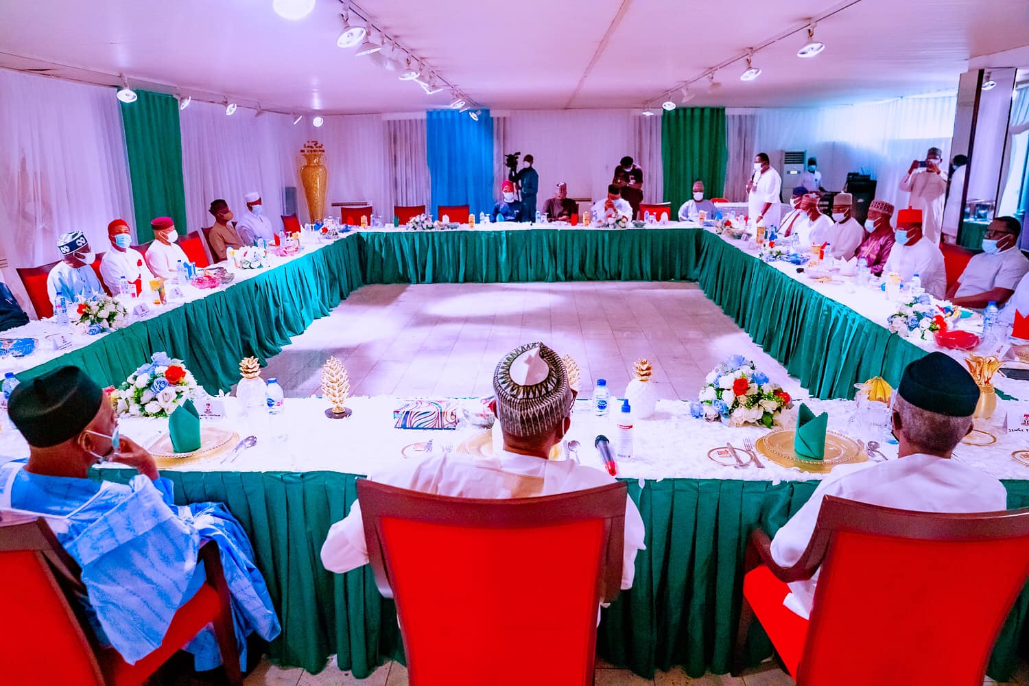 Get a formidable candidate, Buhari charges APC presidential aspirants