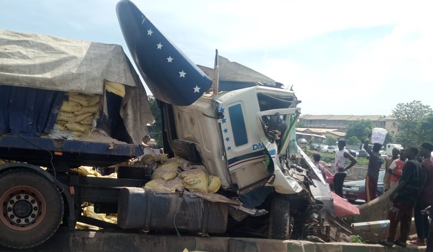 Truck crushes four other vehicles on Abuja-Nyanya, Keffi Expressway