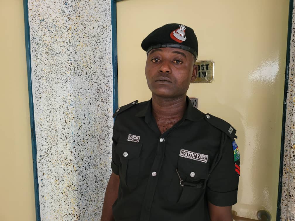 Policeman caught in video checking commuter’s phone dismissed