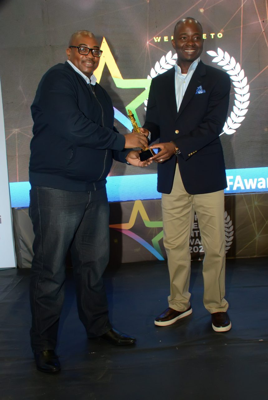 Fintech Awards: Inlaks director emerges Salesman of the Year
