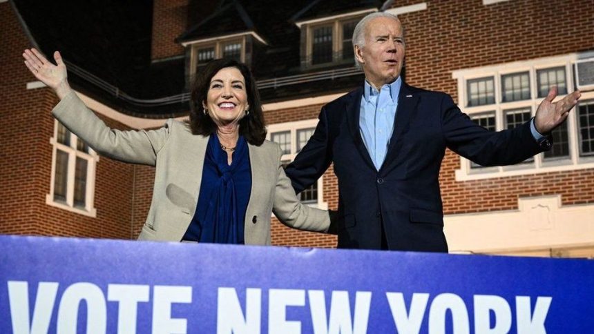 US midterms: Trump and Biden fire up voters as election looms