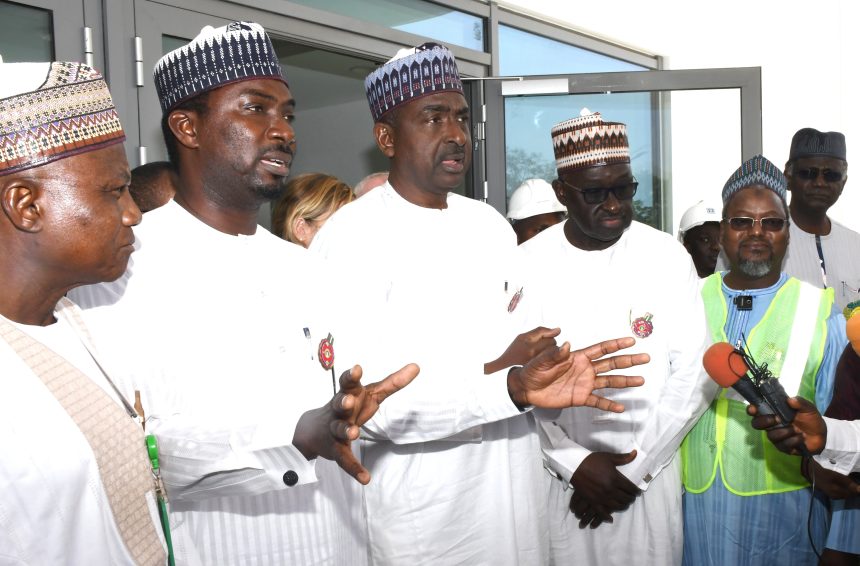 Perm Sec, others inspect presidential wing of medical centre