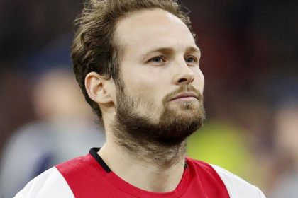 Bayern Munich sign on Dutch defender Blind