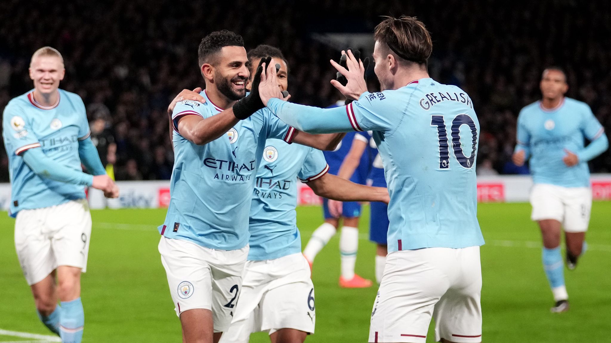 Mahrez goal earns Manchester City win to narrow gap with Arsenal