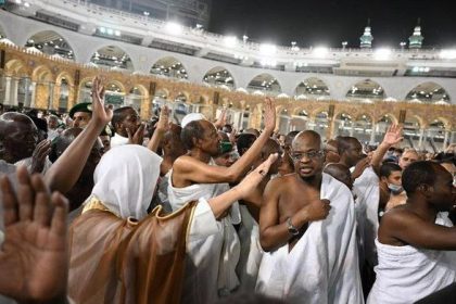 Buhari meets traditional, spiritual leaders in Makkah