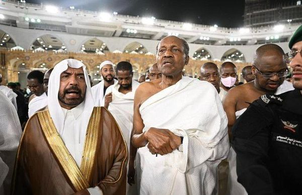 Buhari performs Umrah ritual in Makkah (+Photos)